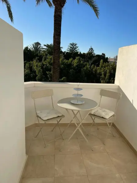 Appartement 90 m² vue mer et piscine à Estepona, 2 chambres : photo 9