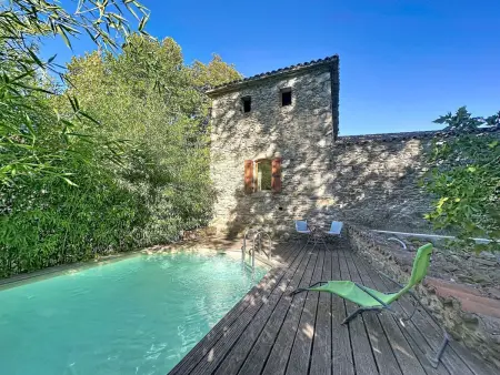 Gîte Château de la Favède, 3 pièces, piscine privée, Les Salles-du-Gardon : photo 1
