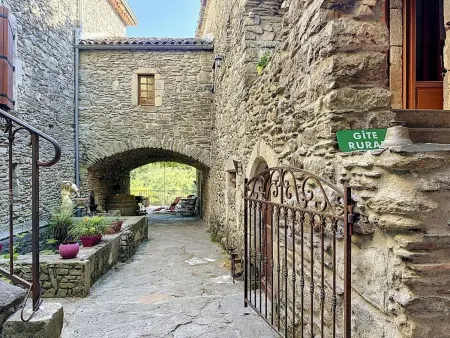 Gîte Château de la Favède, 3 pièces, piscine privée, Les Salles-du-Gardon : photo 2