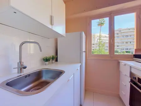 Le Magellan : studio rénové avec balcon à Menton : photo 3