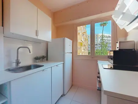 Le Magellan : studio rénové avec balcon à Menton : photo 18