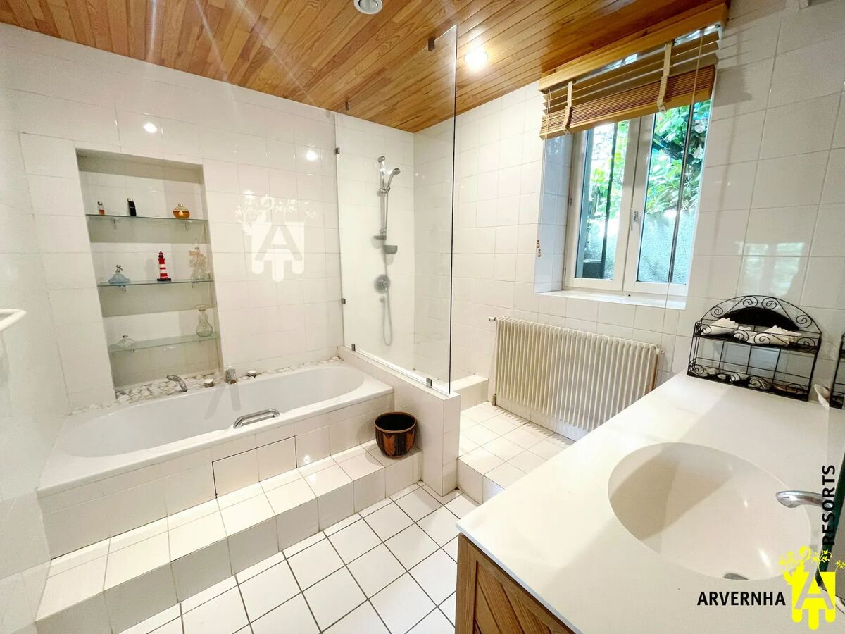 Maison 190 m² Saint-Nectaire, piscine privée & jardin - Photo 3