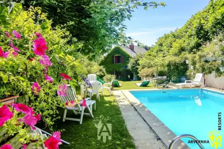Maison 190 m² Saint-Nectaire, piscine privée & jardin