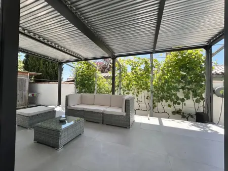 Maison familiale avec jardin clos et terrasse à Blanquefort : photo 1
