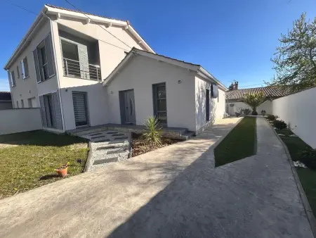 Maison familiale avec jardin clos et terrasse à Blanquefort : photo 21