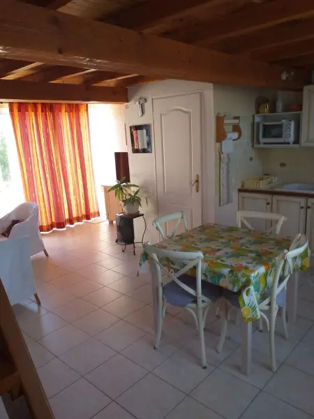 Studio 30 m² avec piscine partagée et jardin clos à Pertuis : photo 2