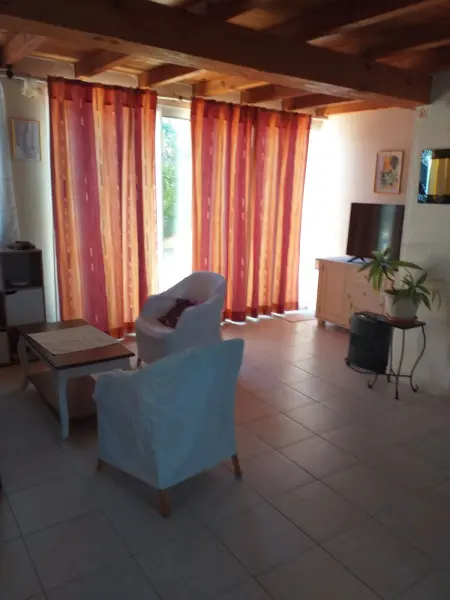 Studio 30 m² avec piscine partagée et jardin clos à Pertuis : photo 6
