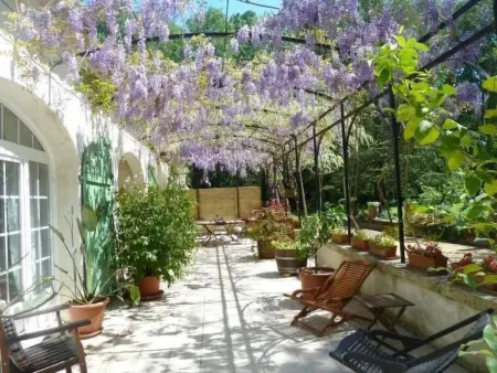Mas 200 m² piscine privée à Roquemaure : photo 3