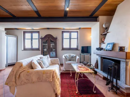 Maison des Roses à Bossolasco, cœur du village : photo 3