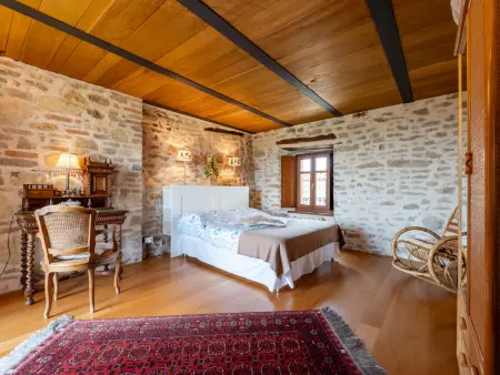 Maison des Roses à Bossolasco, cœur du village : photo 5