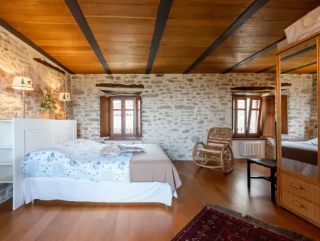 Maison des Roses à Bossolasco, cœur du village : photo 12