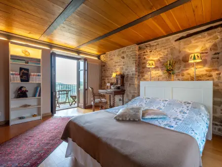 Maison des Roses à Bossolasco, cœur du village : photo 15