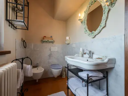 Maison des Roses à Bossolasco, cœur du village : photo 21