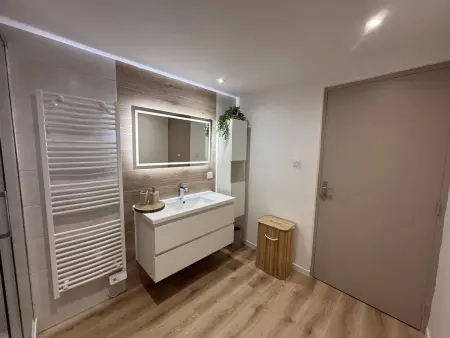 Appartement 80 m² à Saint-Claude : 3 chambres, jardin et balcon : photo 5