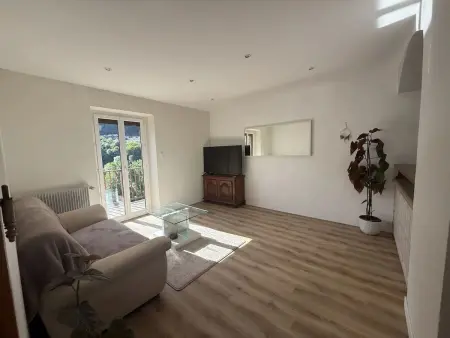 Appartement 80 m² à Saint-Claude : 3 chambres, jardin et balcon : photo 10