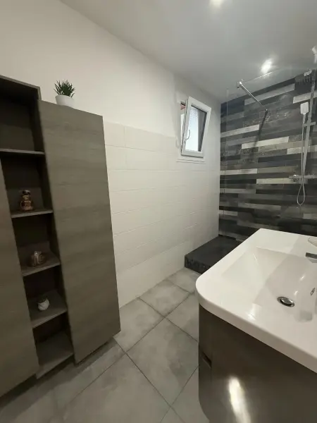 Appartement 80 m² à Saint-Claude : 3 chambres, jardin et balcon : photo 12