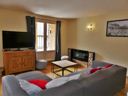 Appartement de charme avec terrasse plein ouest à Pralognan-la-Vanoise : photo 2