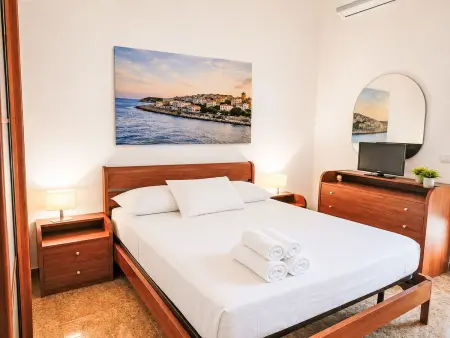 Brezza Ionica : appartement avec balcon à Giardini Naxos, accès plage : photo 8