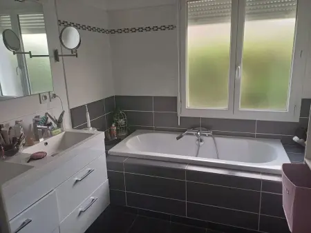 Appartement avec piscine privée et jardin clos à Notre-Dame-d'Oé : photo 6
