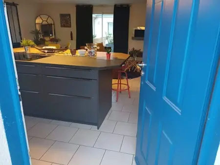 Appartement avec piscine privée et jardin clos à Notre-Dame-d'Oé : photo 8
