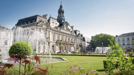 Appartement avec piscine privée et jardin clos à Notre-Dame-d'Oé : photo 17