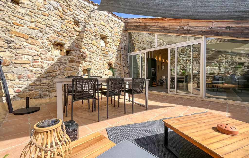 Maison de village rénovée avec mezzanine à Laudun-l'Ardoise - Photo 1