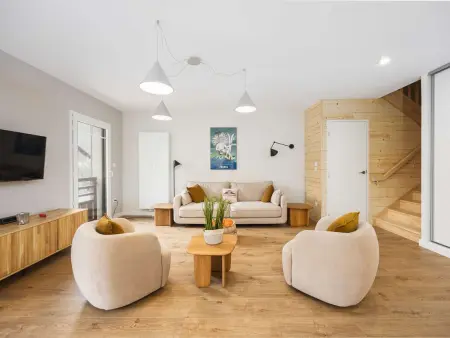 Duplex design avec terrasse couverte au cœur de Saint-Lary-Soulan : photo 8