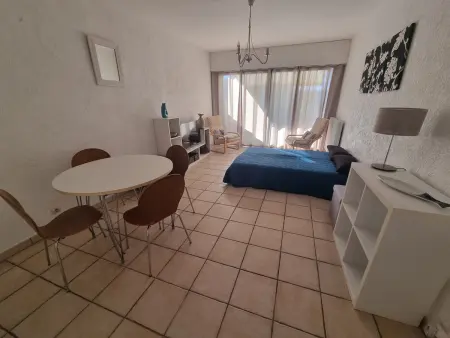 Appartement climatisé et parking couvert à Collioure, vue baie : photo 7