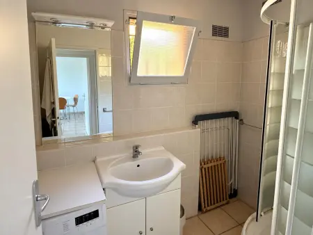 Appartement climatisé et parking couvert à Collioure, vue baie : photo 16