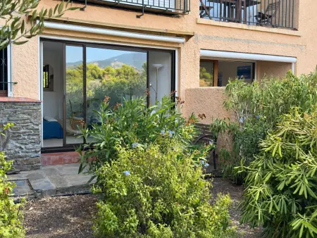 Appartement climatisé et parking couvert à Collioure, vue baie : photo 17