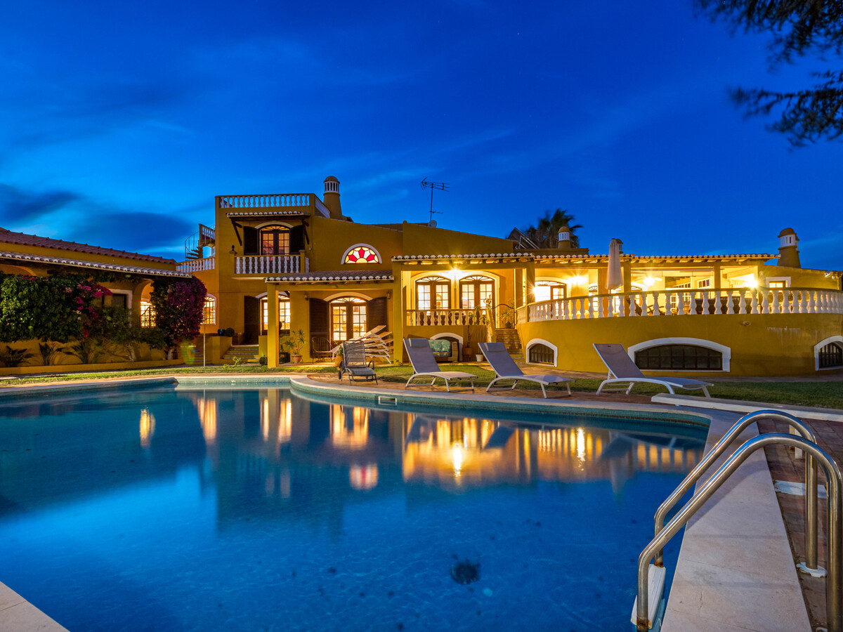 Villa exceptionnelle avec piscine et clim - vue sur la mer - Photo 1