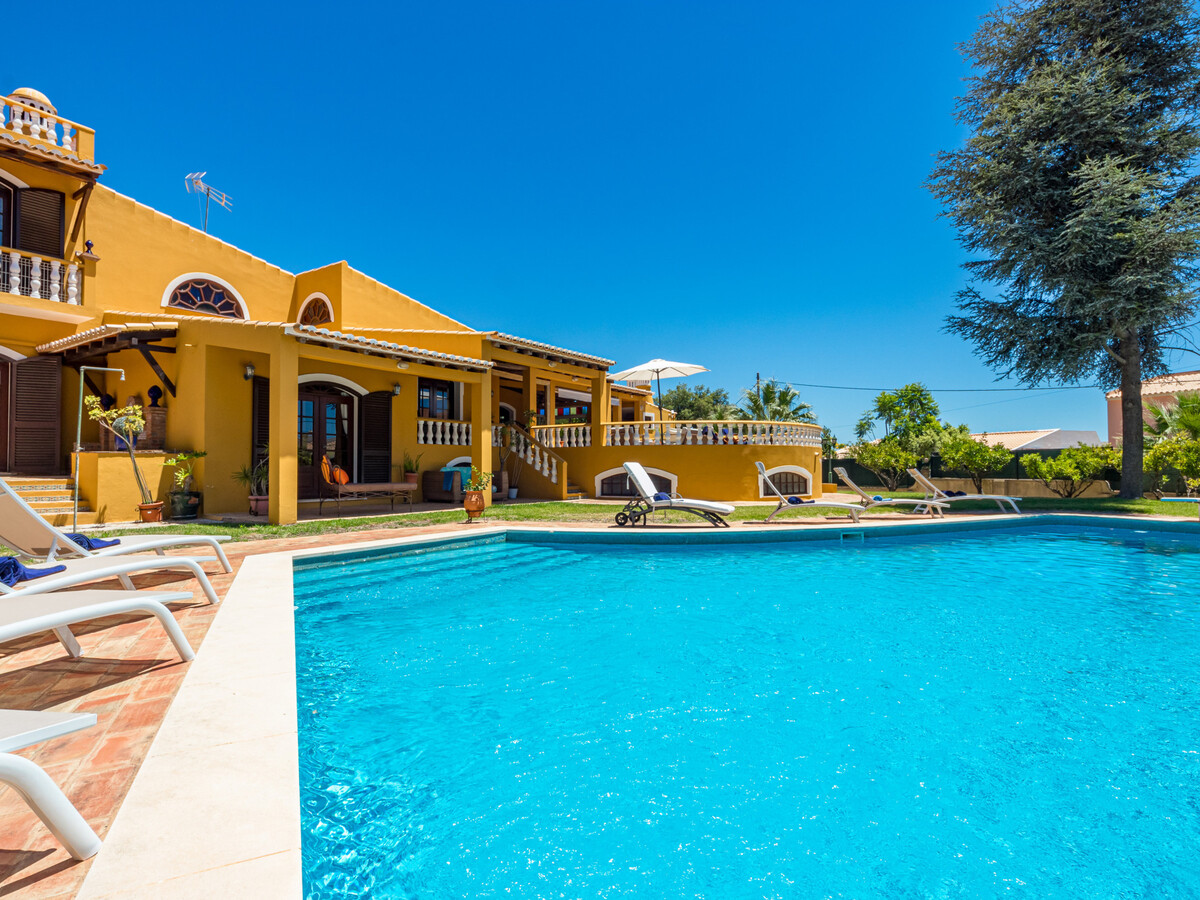 Villa exceptionnelle avec piscine et clim - vue sur la mer - Photo 3