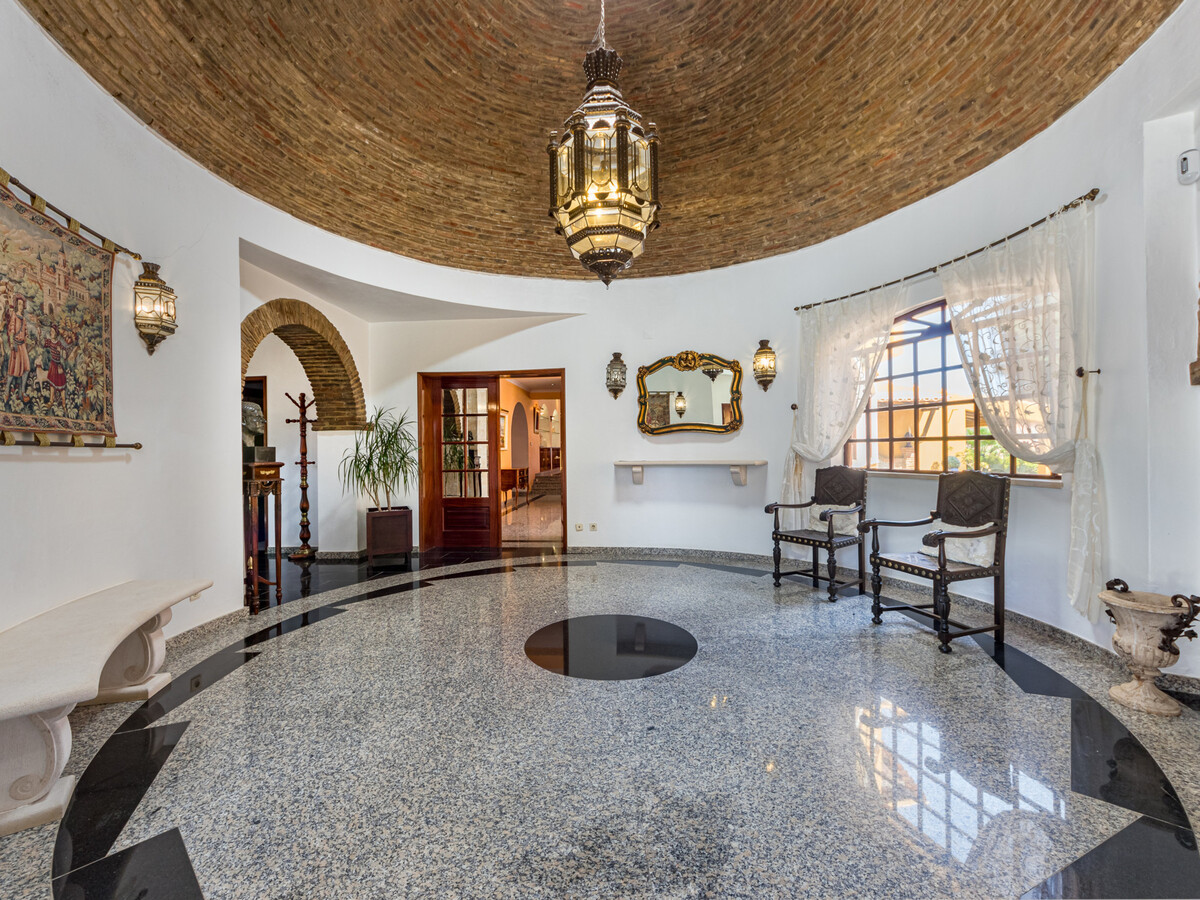 Villa exceptionnelle avec piscine et clim - vue sur la mer - Photo 4