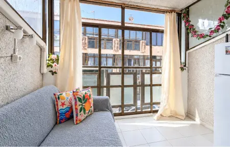 Appartement rénové avec terrasse couverte à Torrevieja : photo 3