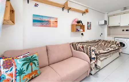 Appartement rénové avec terrasse couverte à Torrevieja : photo 4