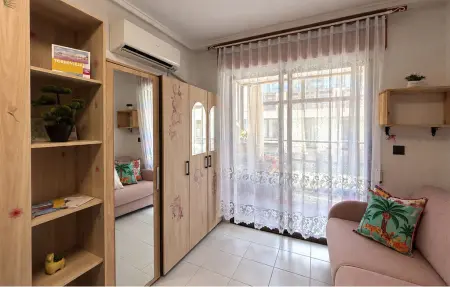 Appartement rénové avec terrasse couverte à Torrevieja : photo 11