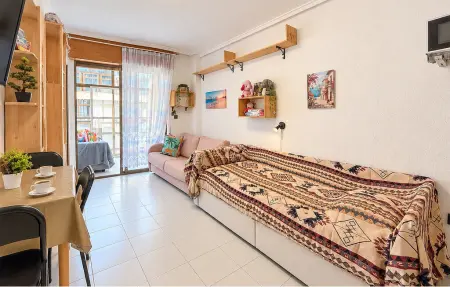 Appartement rénové avec terrasse couverte à Torrevieja : photo 12