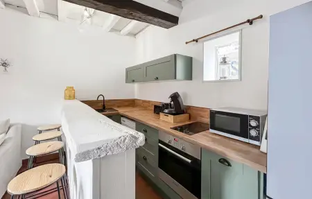 Appartement de plain-pied aux poutres apparentes, centre de Pont-Audemer : photo 4