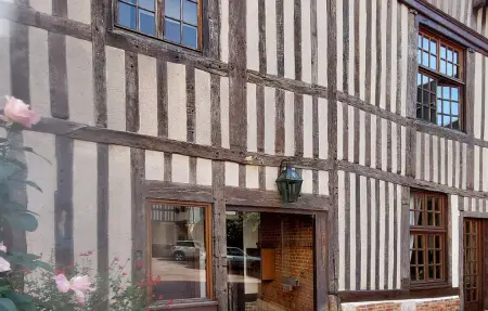 Appartement de plain-pied aux poutres apparentes, centre de Pont-Audemer : photo 10