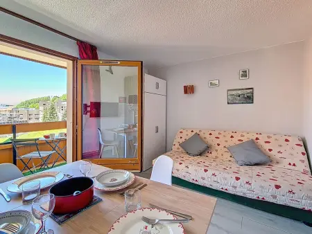 Studio pieds des pistes aux Menuires, coin montagne et balcon : photo 6