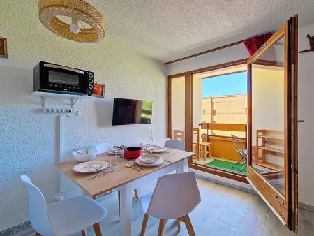 Studio pieds des pistes aux Menuires, coin montagne et balcon : photo 9