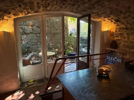Maison Montpeyroux au calme avec jardin clos et cheminée : photo 5