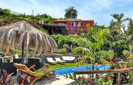 Casa El Retiro, maison rustique avec piscine à Tijarafe