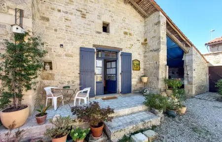 Maison de caractère en Charente, 2 pers., terrasse : photo 1
