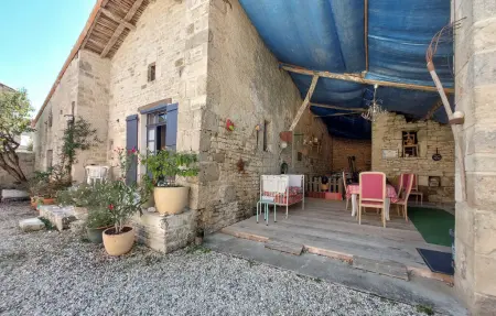 Maison de caractère en Charente, 2 pers., terrasse : photo 7
