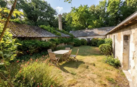 Gîte de la Basse Cour à Breil, maison 80 m² au cœur du château : photo 2