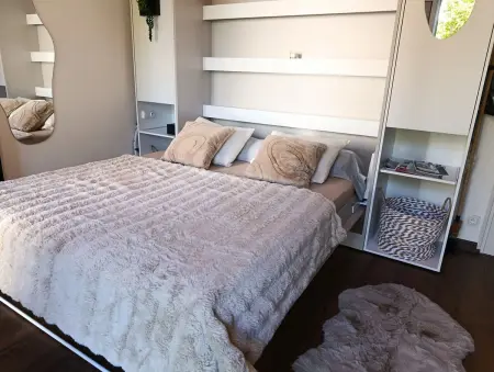 Studio climatisé 20 m² avec parking à Jonzac, près des thermes : photo 1