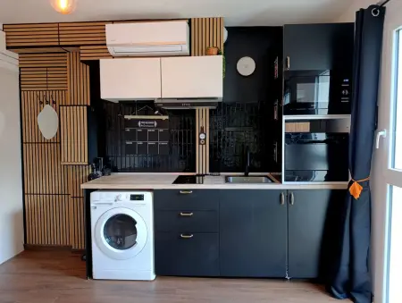 Studio climatisé 20 m² avec parking à Jonzac, près des thermes : photo 2