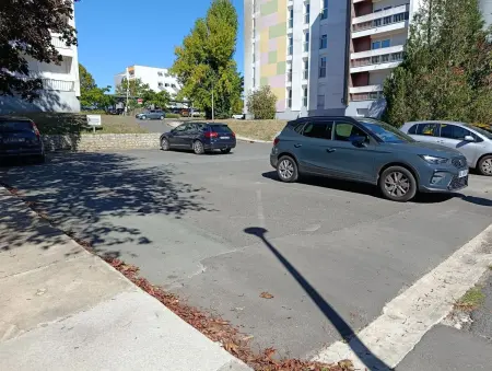 Studio climatisé 20 m² avec parking à Jonzac, près des thermes : photo 12
