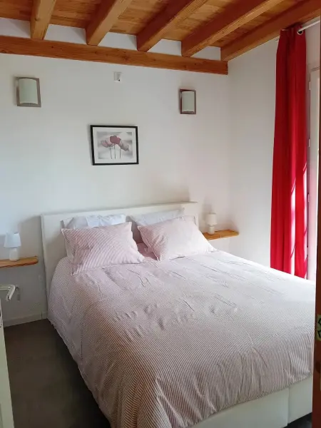 Maison familiale 100 m² avec piscine partagée à Bertric-Burée : photo 7
